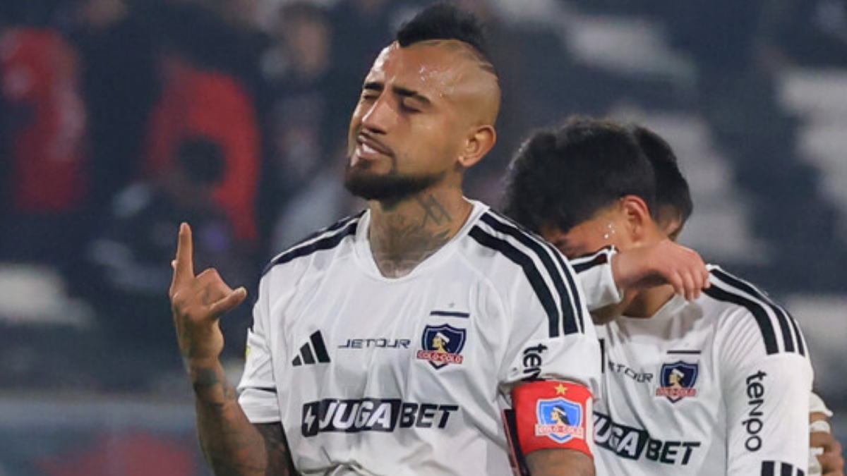 Colo Colo lidera la Liga de Primera con 10 puntos de ventaja