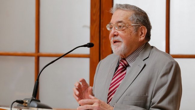 Murió Abraham Santibáñez, Premio Nacional de Periodismo 2015