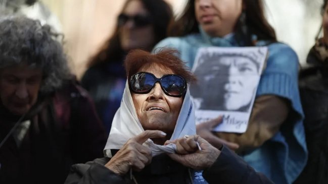 Cientos de personas despiden a Taty Almeida, referente de las Madres de Plaza de Mayo