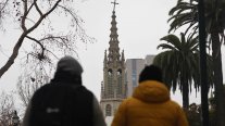 Advierten riesgo de caída de cruz en la iglesia de Los Padres Carmelitas en Viña del Mar