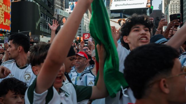 El Mundial sumó escena bochornosa con pelea de hinchas de Argentina y Argelia en Nueva York
