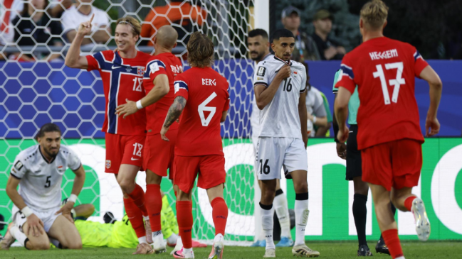 El delantero Aymen Hussein lamentó un autogol que cerró la goleada de Noruega a Irak