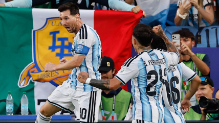 Argentina se estrenó en el Mundial con una noche histórica de Messi para golear a Argelia