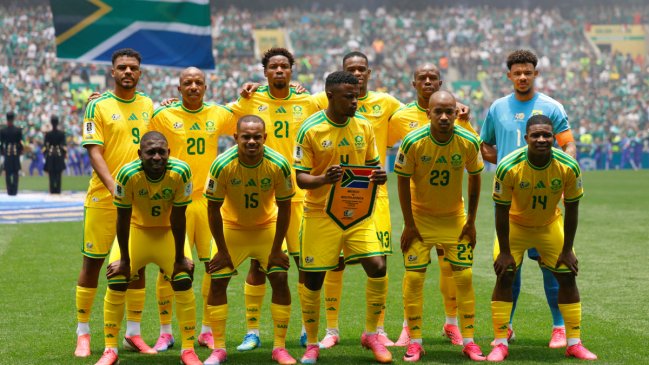 FIFA sancionó con tres partidos a sudafricano Zwane tras su expulsión ante México