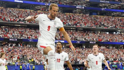   Harry Kane apareció sin marca en un córner y definió con potente testazo el 2-1 de Inglaterra 