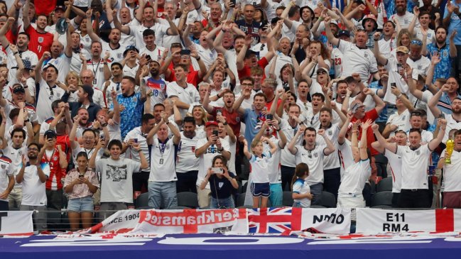 Hinchada inglesa se lució con canción de Oasis por el triunfo ante Croacia