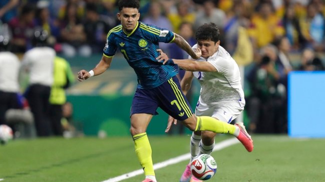 ¡Cuidado con el camarógrafo! Khusanov arrasó con todo tras embestir a Luis Díaz