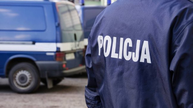 Detienen a doctora en Polonia tras hallazgo de 34 fetos enterrados en un jardín