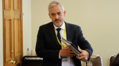 Thayer: Tengo la certeza de que, más allá de Migraciones, hay información de los niños haitianos