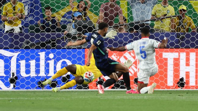 ¿Y la falta? Matheus Cunha anotó un polémico gol para Brasil ante Haití en el Mundial