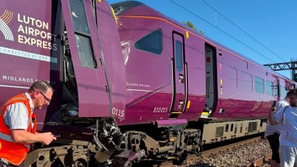 Colisión de trenes dejó un muerto y decenas de heridos en Inglaterra