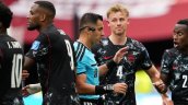 ¿Fanático de la Copa del Mundo? La curiosa imagen que dejó árbitro chileno en el Mundial