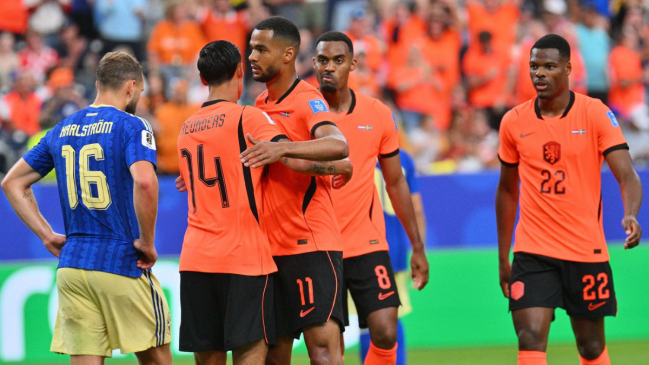 Netherlands thrashes Sweden 5-1 to take Group F lead at World Cup