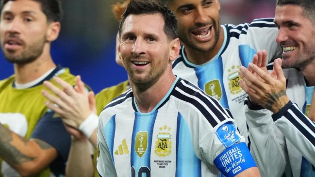 Klose bows to Messi: 'The best footballer of all time'