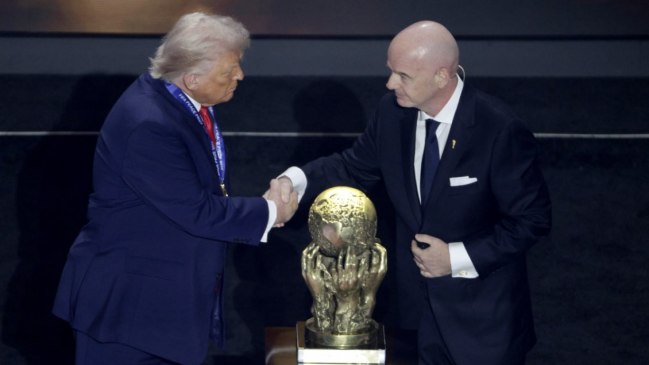 Philipp Lahm arremetió contra Gianni Infantino y lo acusó de "vender" el Mundial
