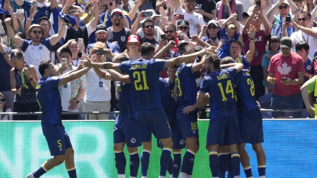 Mahmic puso el 3-1 y liquidó el encuentro para Bosnia ante Catar