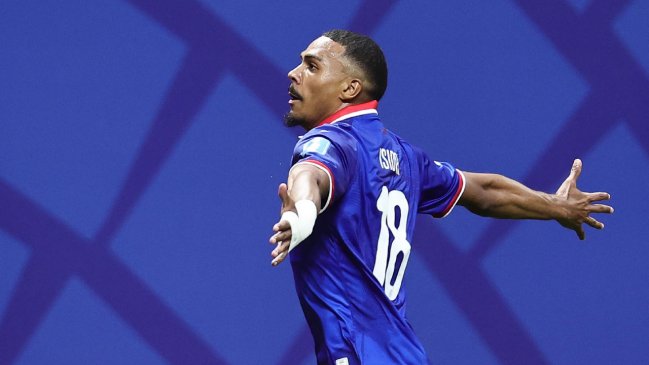 Wilson Isidor se lució con un golazo desde fuera del área para Haití ante Marruecos