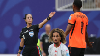 Katia García marcó un hito como la primera árbitra latinoamericana en un Mundial masculino