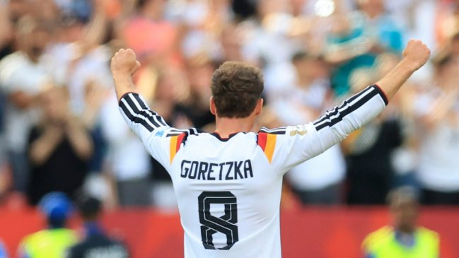 Leon Goretzka se equivocó de bus y se subió al de Ecuador