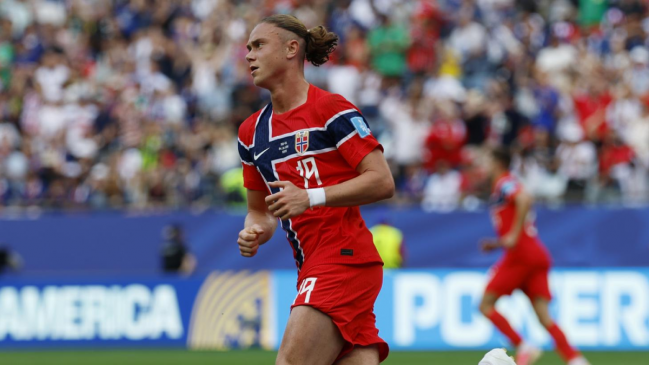 Noruega sacó desde el medio y descontó ante Francia con gol de Aasgaard