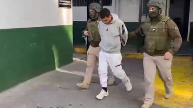 Detuvieron a presunto autor de incendio que afectó a edificio en Santiago Centro