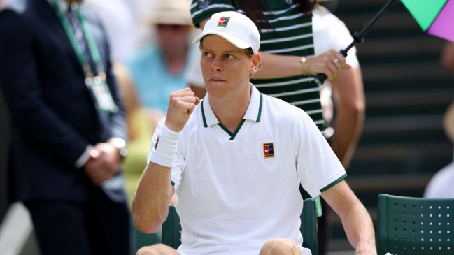 Sinner sufrió para superar el debut en Wimbledon ante Kecmanovic
