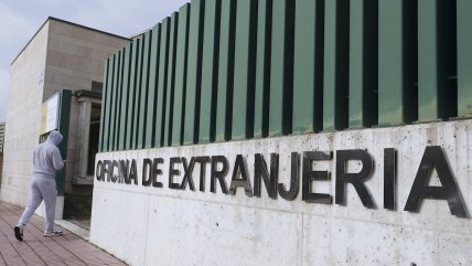 Más de un millón de inmigrantes esperan regularizar su situación en España