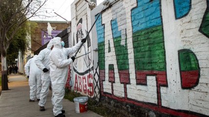 Municipalidad de Peñalolén eliminó rayados de la Garra Blanca: 