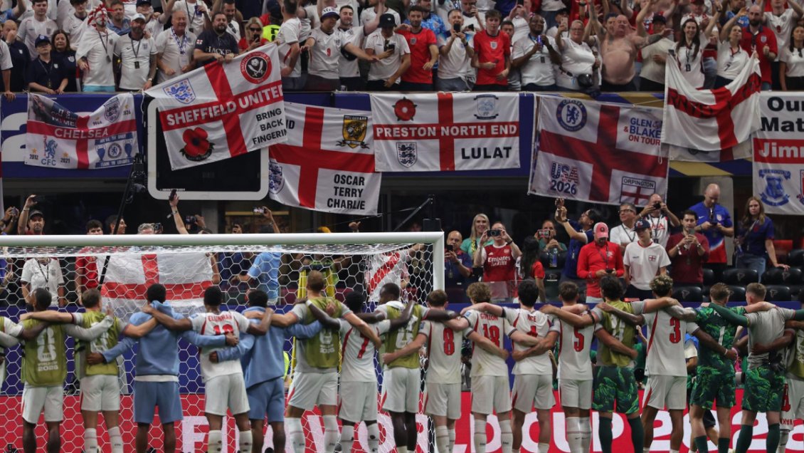 Inglaterra celebró junto a sus hinchas al ritmo de Oasis
