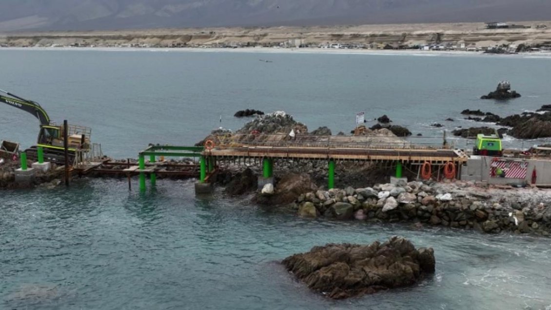 MOP constató 50% de avance en construcción de nueva caleta en Hornitos
