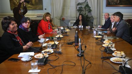 Pese a reticencia de Quiroz, se reúne mesa de diálogo para acuerdos en proyecto de reconstrucción