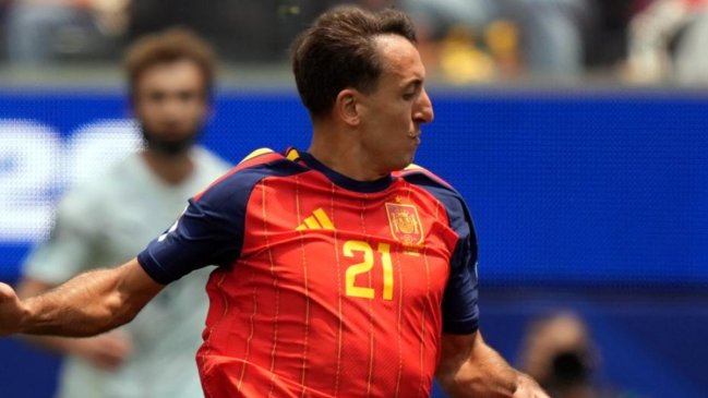 Mikel Oyarzabal conectó centro de Cucurella y anotó el 1-0 sobre Austria