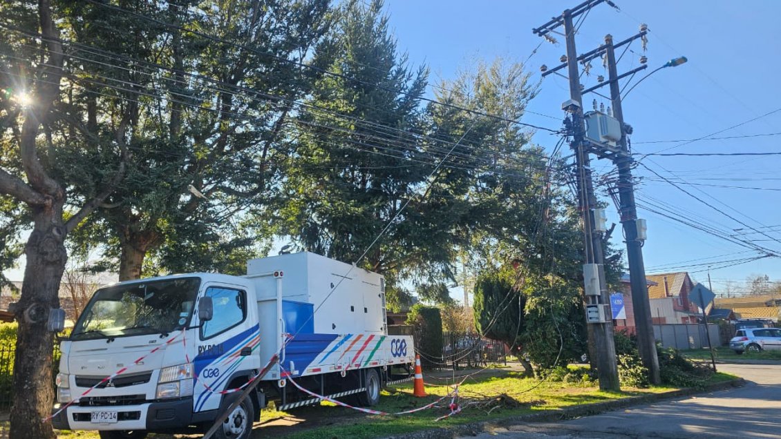 CGE informa nuevo refuerzo de brigadas para recuperar el servicio eléctrico en zona Lacustre de La Araucanía