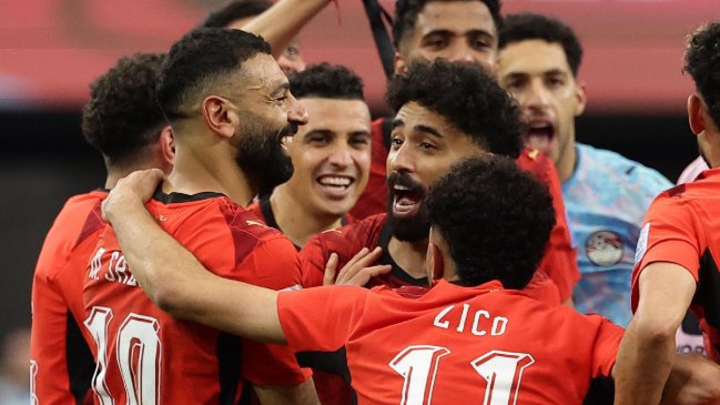 En plena cancha: Jugadores de Egipto repasaron penal de Mbappé antes de la tanda ante Australia