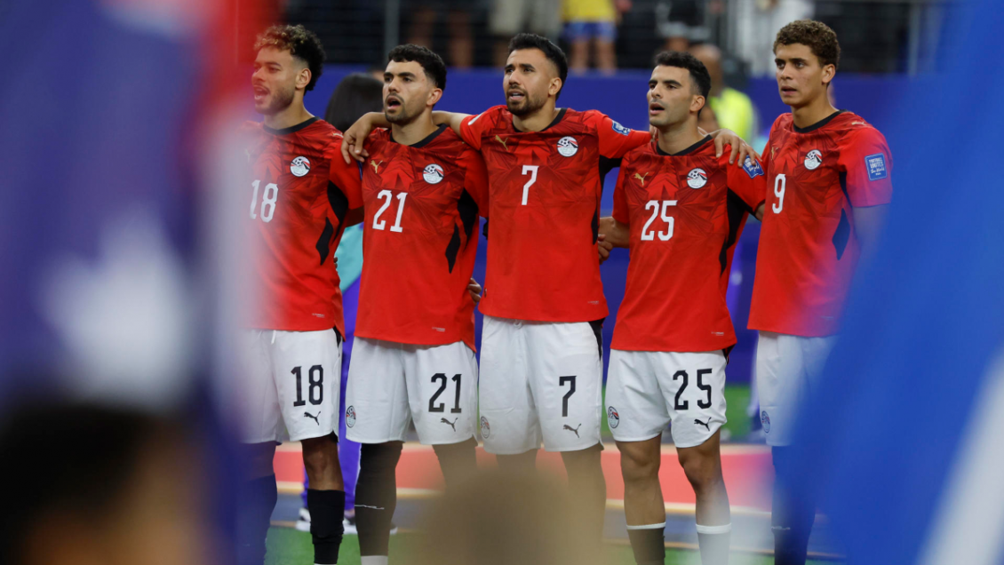 Emam Ashour ganó de aire y le dio la ventaja a Egipto ante Australia