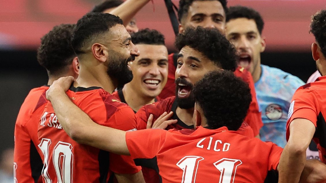 En plena cancha: Jugadores de Egipto repasaron penal de Mbappé antes de la tanda ante Australia