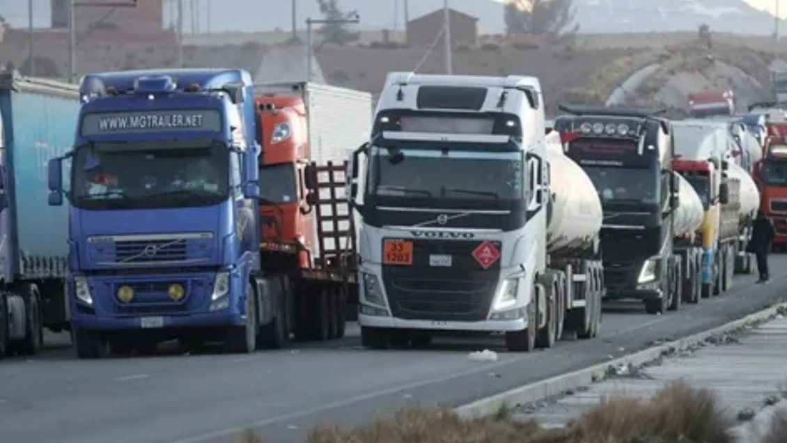 Bolivia pidió a Chile agilizar tránsito en paso fronterizo Colchane-Pisiga ante quejas de camioneros