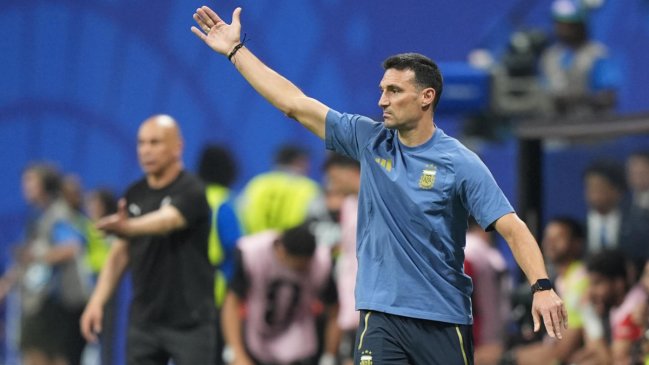 Scaloni no pudo con la emoción y abandonó entrevista FIFA tras remontada de Argentina