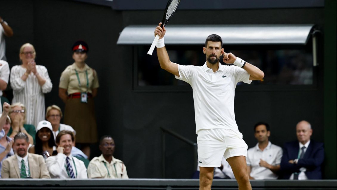 Djokovic batió a Auger-Aliassime tras extensa batalla y enfrentará a Sinner en semis de Wimbledon