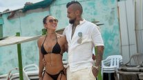 Arturo Vidal aprovechó el receso para irse de vacaciones con Sonia Isaza