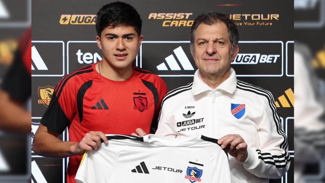 Felipe Raipán firmó su primer contrato profesional con Colo Colo