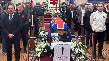 Colo Colo participó del velatorio de Enrique Krauss