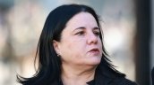 Oficialismo pide frenar decisión sobre posible cargo diplomático para exministra Steinert