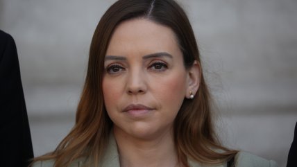 "Cuota Flores": exasesor se querelló contra la senadora Camila Flores