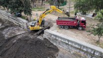 Se efectuaron trabajos de limpieza en quebrada de Ramón por sistema frontal