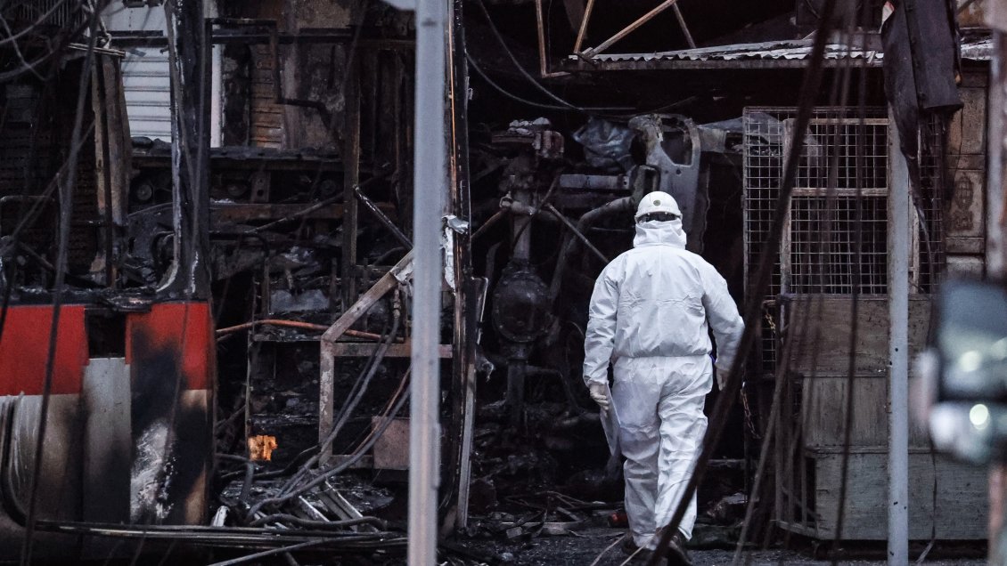 Testigo afirma que tendido eléctrico cortado causó fatal incendio en Franklin
