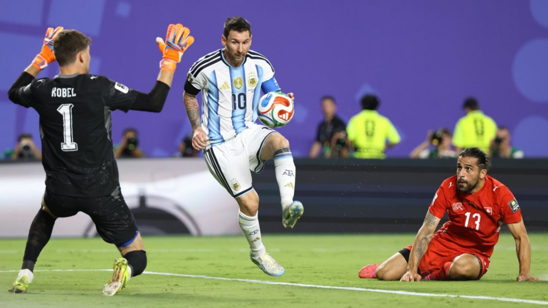 Ibrahimovic y el choque de Messi ante Inglaterra: 