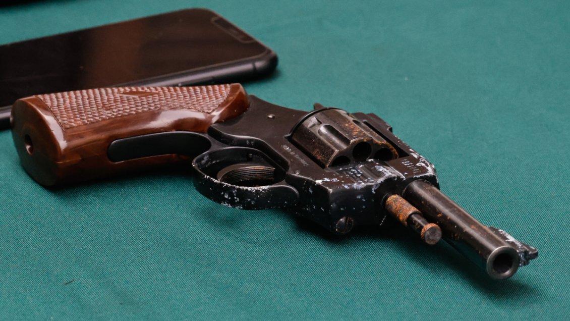 Carabineros detuvo en Ñuñoa a cuatro encapuchados que portaban pistola robada en 2015