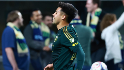 Alexander Aravena anotó su primer gol en el abultado triunfo de Portland Timbers en la MLS