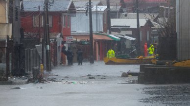 Alcalde de Penco por marejada que arrasó Cerro Verde Bajo: "Esto fue mucho peor que un tsunami"